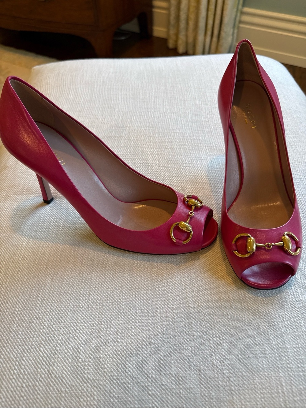 Gucci Fuchsia Leather Peep-Toe Pumps with Gold Horsebit